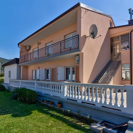 Apartman Erika Zengg Kültér fotó