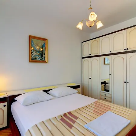 Apartman Erika Zengg Kültér fotó